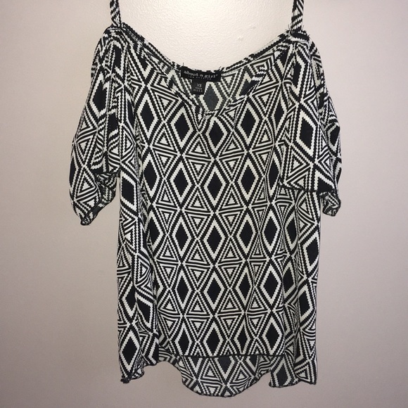 OTS black and white top - Picture 3 of 3